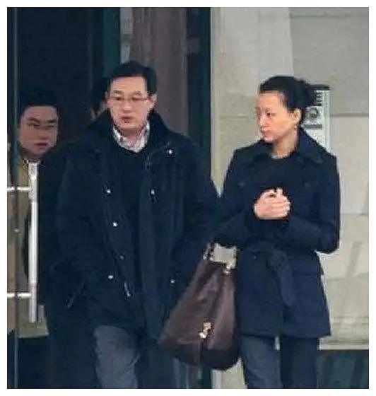 有钱就不起？董卿曾被婆婆看不起，称配不上他们家！网友：她也太惨了（组图） - 3