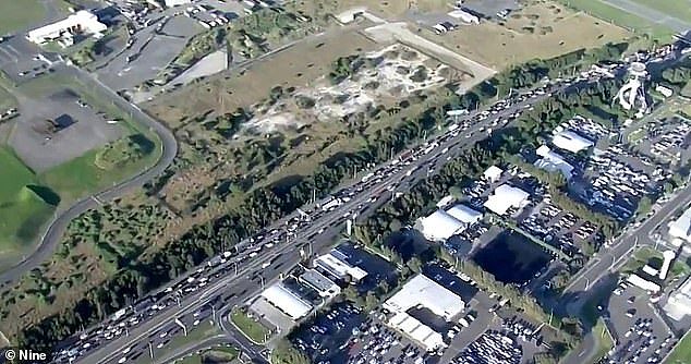 悉尼机场隧道发生三车连环相撞事故，1名男子不幸死亡！周边区域出现严重拥堵（组图） - 2