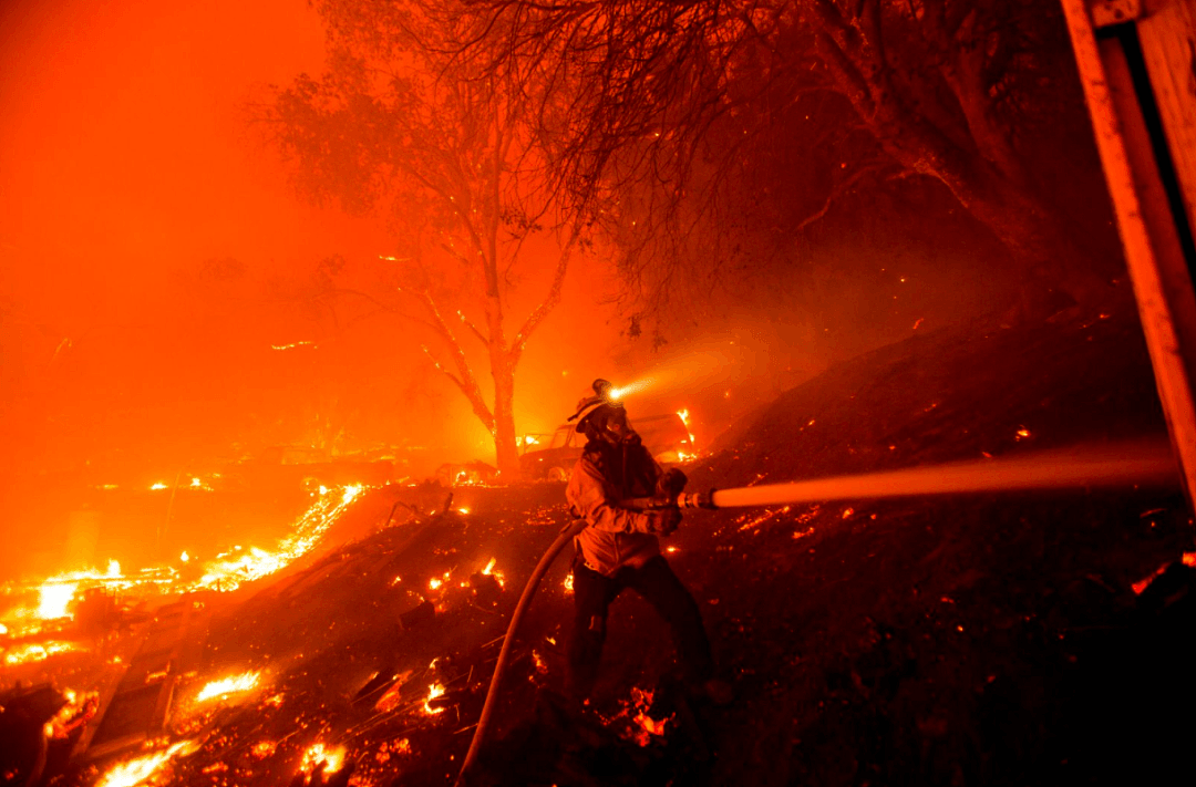 加州山火一夜烧掉1个“洛杉矶”，加州大学强制师生撤离：否则判刑（组图） - 8