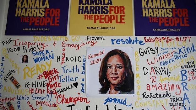 加州奥克兰原卡玛拉·哈里斯总统竞选办公室内的海报与鼓励涂鸦（3/12/2019）