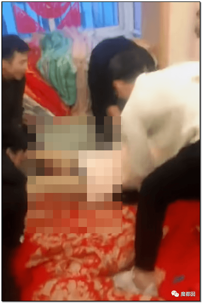 愤怒！网络热传多名中国未成年男性轮奸一名未成年女性，她全程死命挣扎，画面不堪入目（视频/组图） - 42