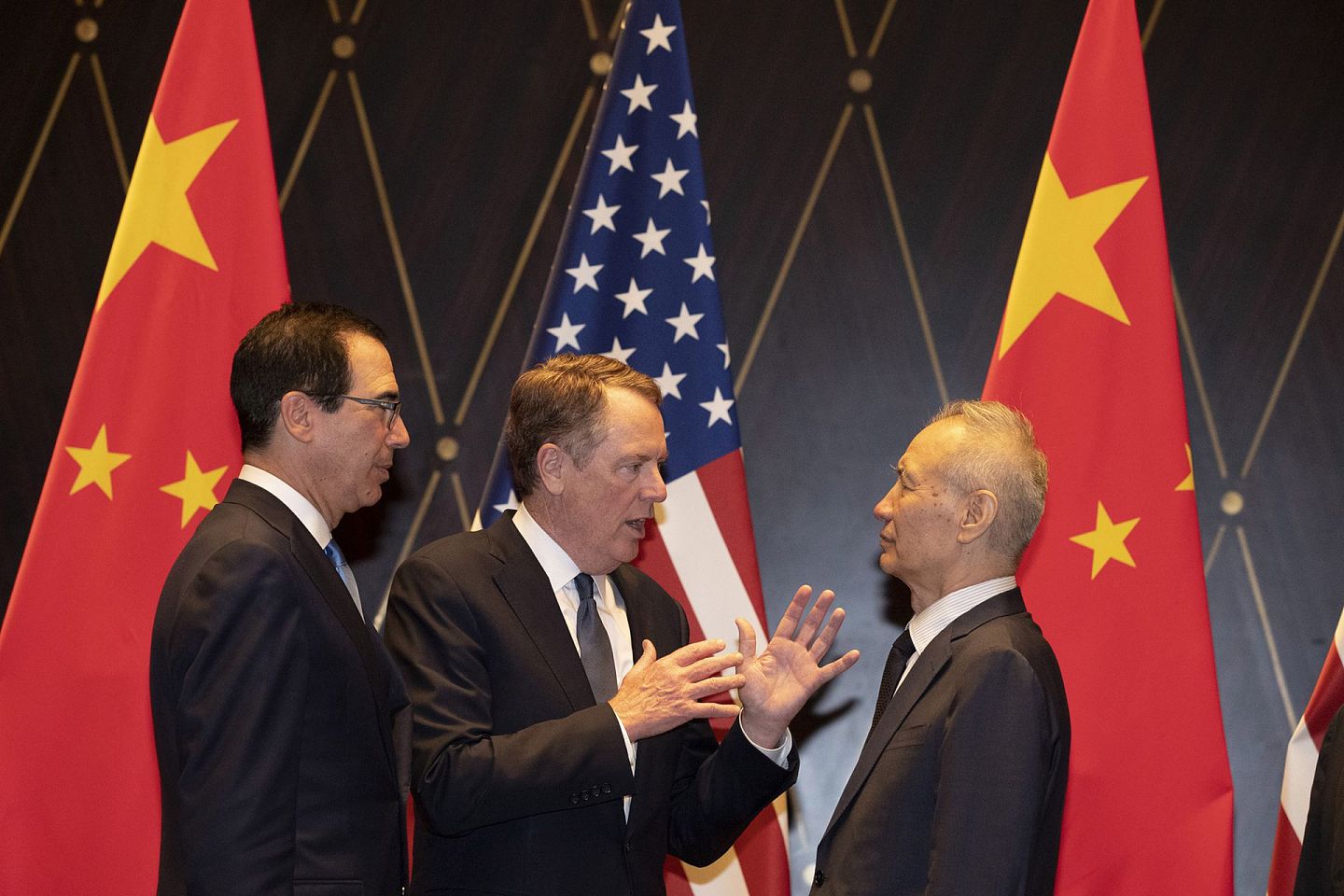 中美代表原定于8月15日举行视频会晤，评估中美第一阶段贸易协议的执行情况。（AFP）