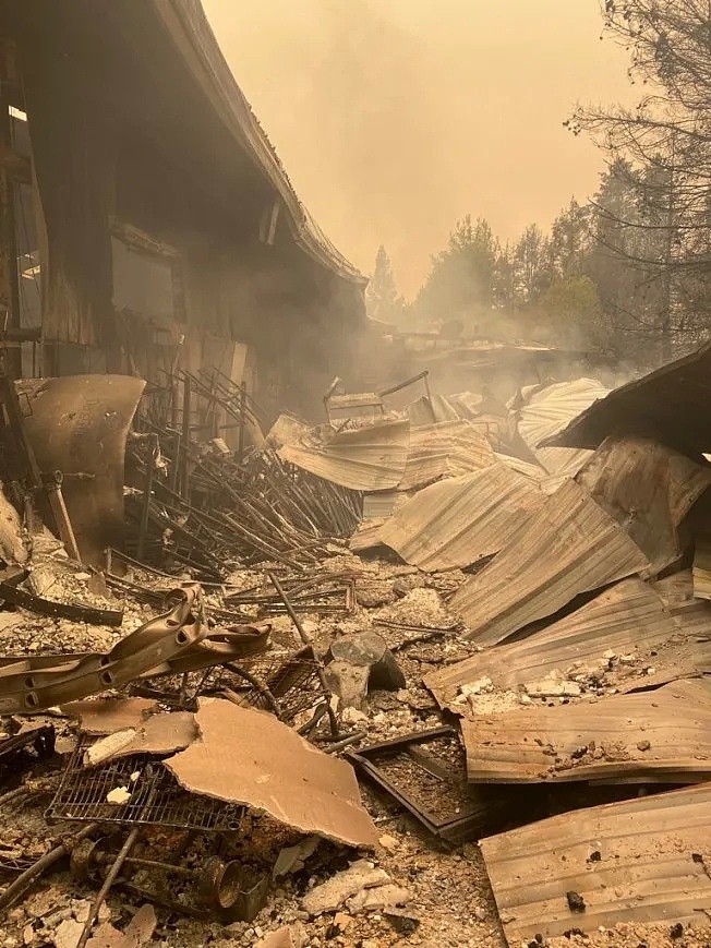 美国陷入史上最大规模山火灾害中，17万人撤离！加州州长向澳洲求助（组图） - 27