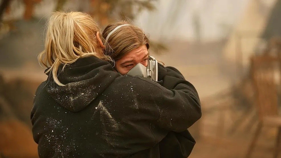 美国陷入史上最大规模山火灾害中，17万人撤离！加州州长向澳洲求助（组图） - 31