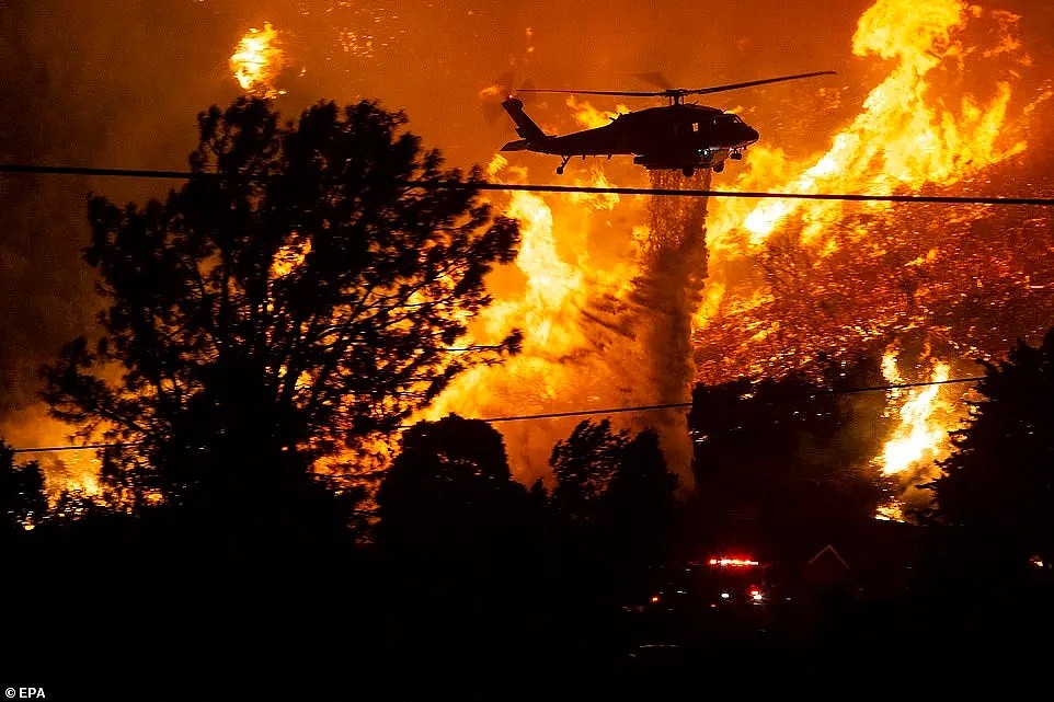 美国陷入史上最大规模山火灾害中，17万人撤离！加州州长向澳洲求助（组图） - 37
