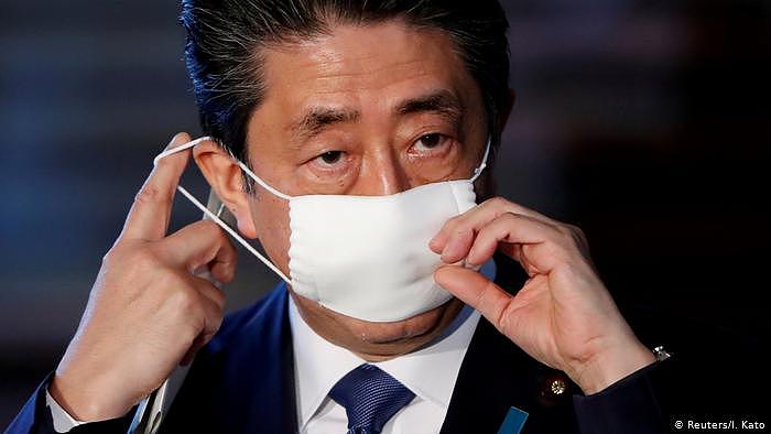 Premierminister Shinzo Abe Japan Ausweitung Maßnahmen Coronavirus (Reuters/I. Kato)