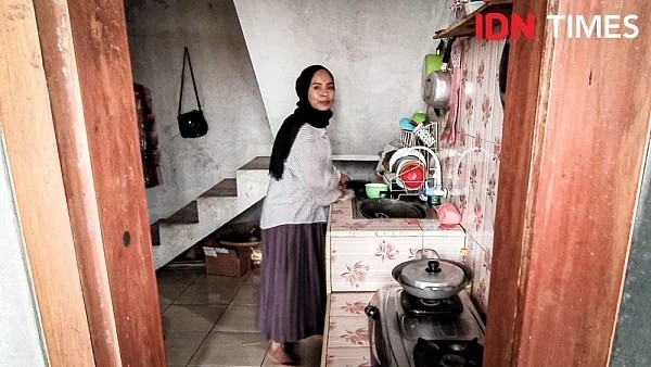 买房送老婆！印尼女子公开卖房，同意与买家结婚，还送两个小孩