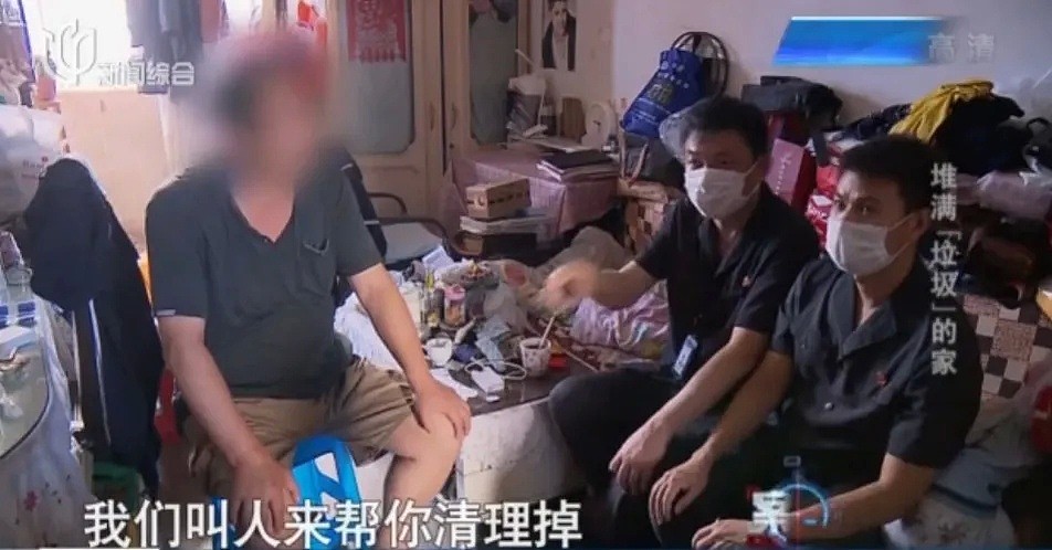 4天9卡车1000袋！上海一对母子在家堆积垃圾，竟然是为了…（视频/组图） - 4