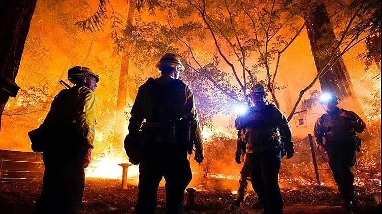 加州消防员冒死扑火，却被破窗消防车，刷爆信用卡，盗光毕生积蓄！（视频/组图） - 12