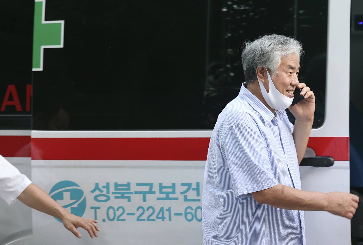 有确诊「爱第一」信徒逃走，令事件在韩国社会引起轩然大波。 (美联社)