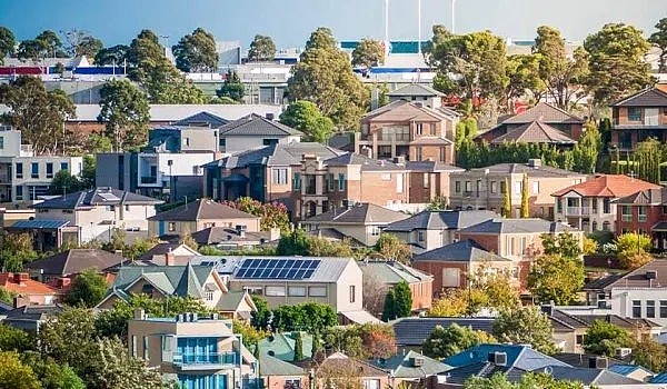 住Box Hill的比住Glen的，一年多挣$3万才买得起房，各区买房年薪大公开 - 1