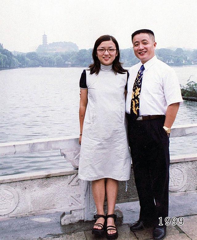 中国父女40年在同一地点拍照片，不仅国内火，还火到国外去了（组图） - 23
