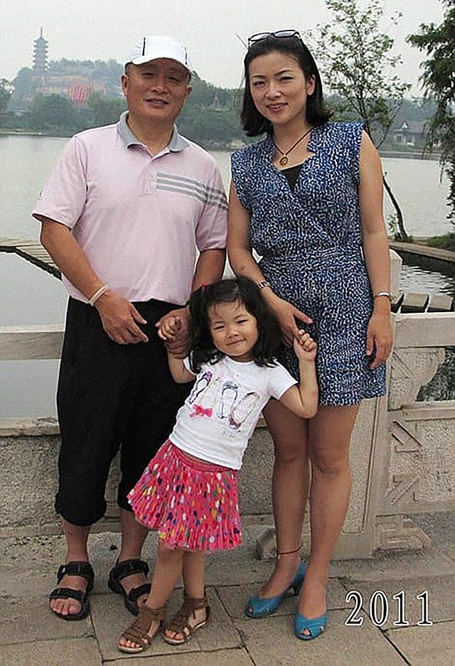 中国父女40年在同一地点拍照片，不仅国内火，还火到国外去了（组图） - 35