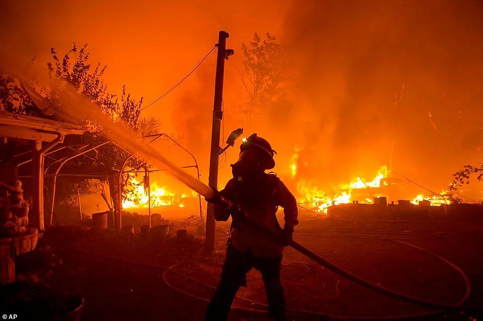 加州大火烧掉近4个“洛杉矶”！17万人撤离，华人打包行李准备逃离（组图） - 33