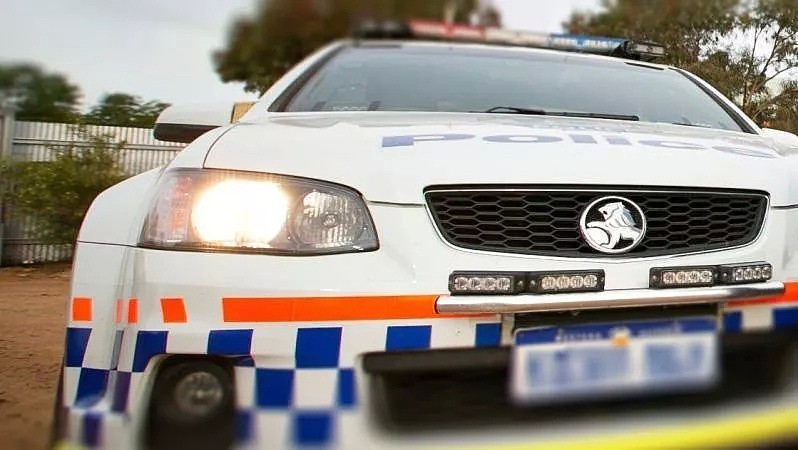 西澳女子与两具死尸被困车中八小时！“发生车祸的地方实在太偏僻” - 2