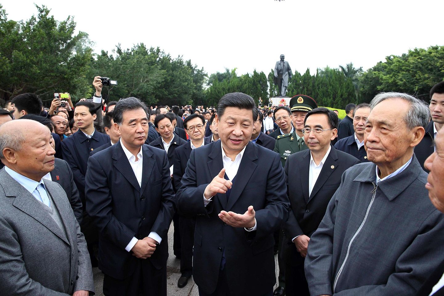 2012年12月，习近平刚刚上台后即南下深圳，被外界认为是向邓小平致敬。（新华社）