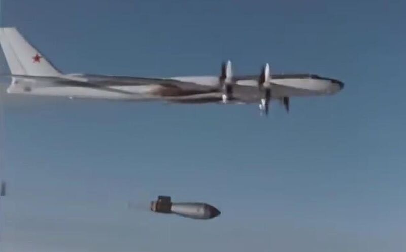 视频曝光！史上最大威力核弹试爆火球，直径惊人，炸弹外壳可容纳1亿吨级炸药量（视频/组图） - 2