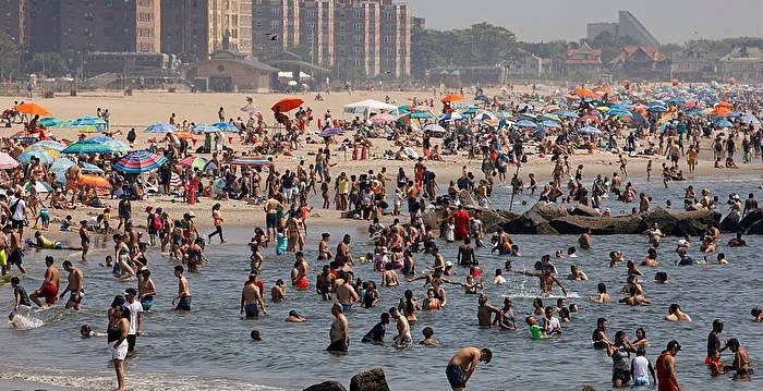 惨剧！华裔一家4口去海滩，3人中招，到底该不该劝人戴口罩？CDC：不再要求无症状者接受检测（组图） - 8