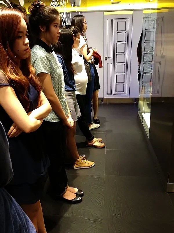 警惕！28岁亚裔女上厕所感染新冠，无症状感染者进出一次，整个公厕成毒窟（组图） - 14