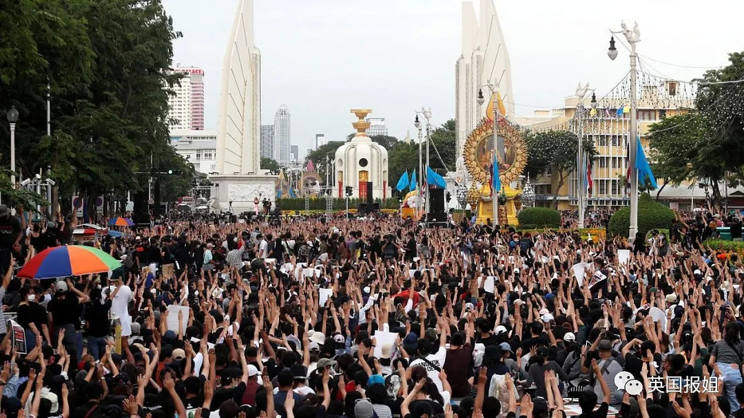 全民气炸！泰国国王又出骚操作，赦免强奸犯庆祝生日？民众苦不堪言...（组图） - 23