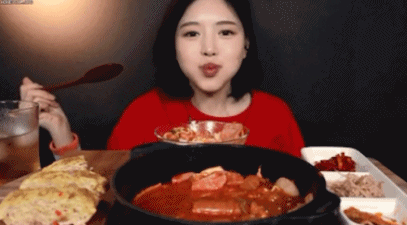 韩国吃播网红被曝作弊假吃，吐食物前对摄影师做秘密手势？！（组图） - 4