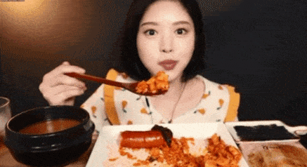 韩国吃播网红被曝作弊假吃，吐食物前对摄影师做秘密手势？！（组图） - 8