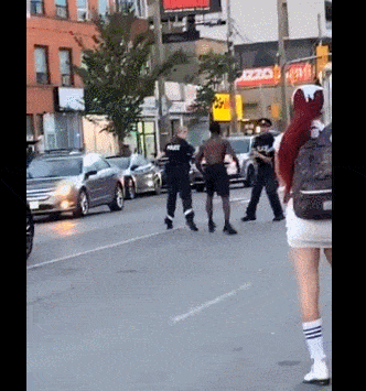 失控！加拿大游行发生暴乱，2名黑人把4名警察打进医院（组图） - 6