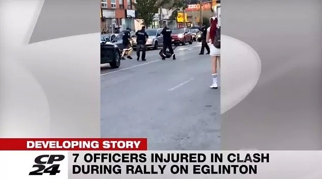 失控！加拿大游行发生暴乱，2名黑人把4名警察打进医院（组图） - 8