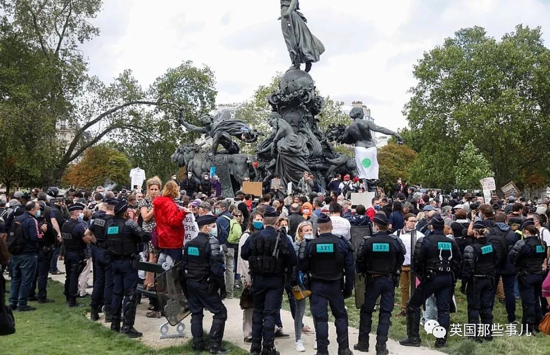 欧洲各国怎么都开始反口罩反疫苗游行？！这画面，整个欧洲大陆都疯了（组图） - 38