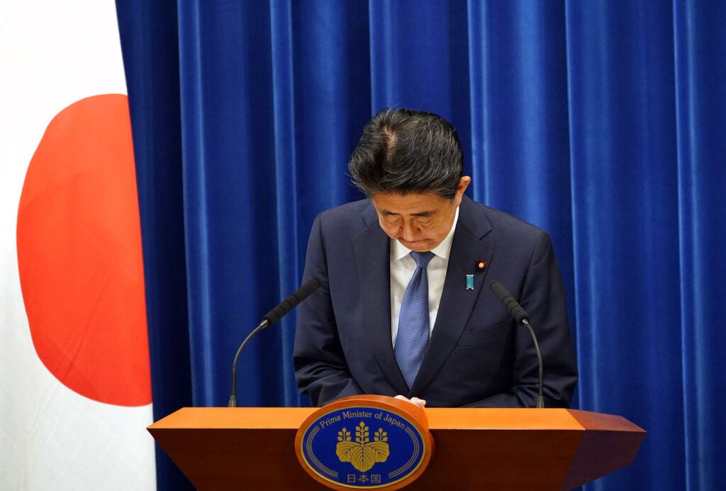 8月28日，安倍晋三在首相官邸宣布辞职的决定。（AP）