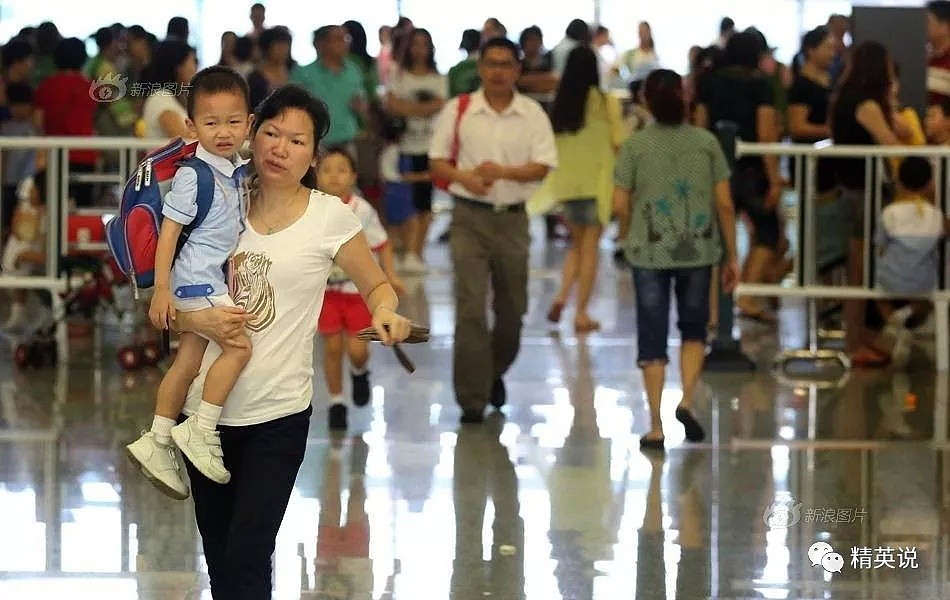 深圳，20万孩子凌晨5点跋涉在去香港的路上…（组图） - 10