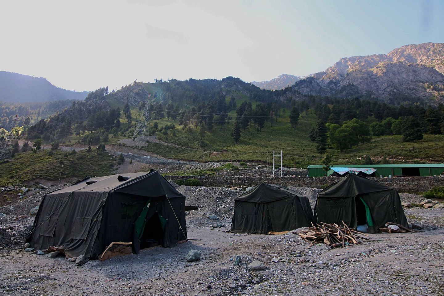 在拉达克边界附近，印度军方只有搭建的临时帐篷用于屯兵。（Getty）