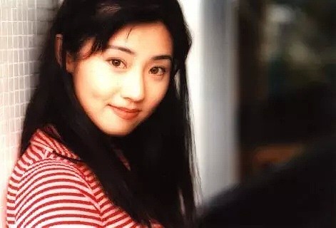 本是TVB二线女演员，攀上大佬成最年轻女强人，她真是绝顶聪明…（组图） - 4