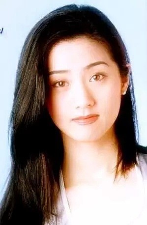 本是TVB二线女演员，攀上大佬成最年轻女强人，她真是绝顶聪明…（组图） - 3