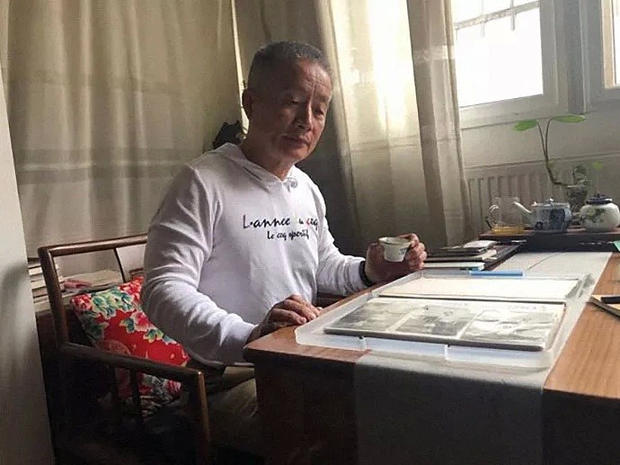 每年在同个地方，中国爸爸和女儿坚持合照40年！外国网友看哭：最爱我的人就这样老了…（组图） - 39