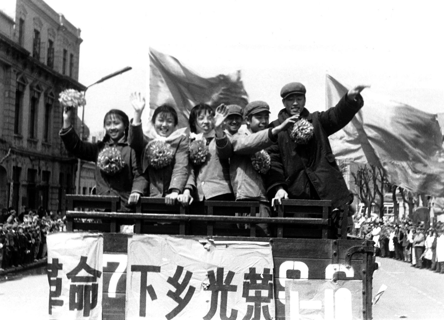 1973年3月，哈尔滨的知青下乡运动。据统计，文革期间上山下乡的知青共有1600多万人。（VCG）