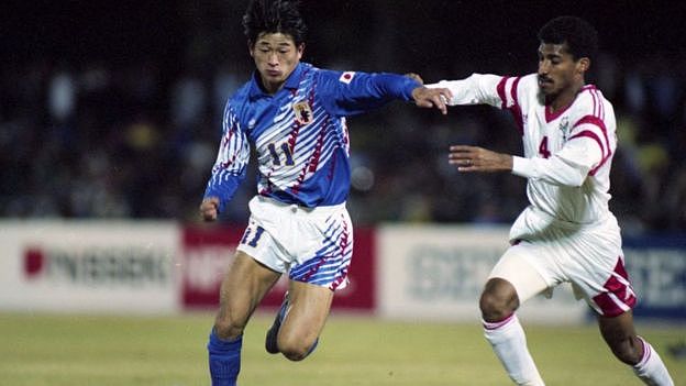 1992年亚洲杯，三浦知良代表日本国家队在对阵阿联酋的比赛中；日本最后赢得那一届杯赛的冠军。