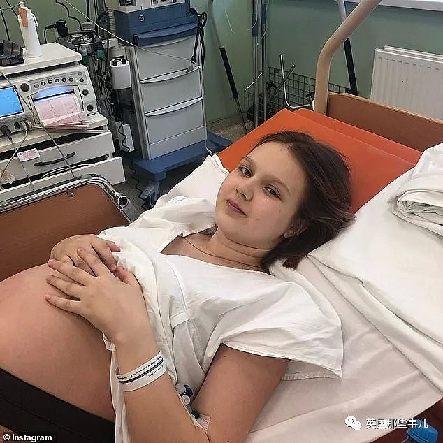 俄罗斯13岁少女怀上10岁男友孩子大结局！ 女儿出生了，果然不是男孩的...（组图） - 12
