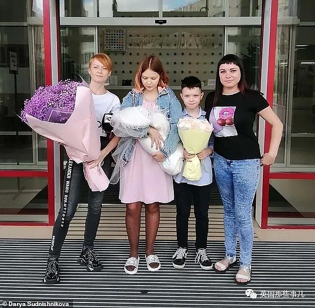 俄罗斯13岁少女怀上10岁男友孩子大结局！ 女儿出生了，果然不是男孩的...（组图） - 16