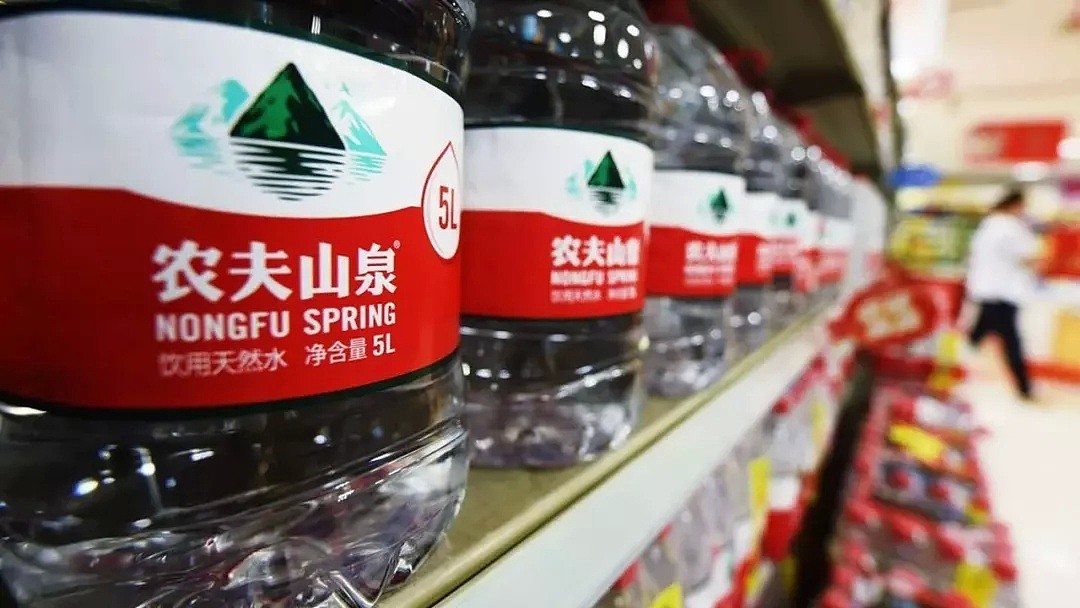 20年前卖水的是中国首富，20年后居然又是卖水的成为首富 - 1