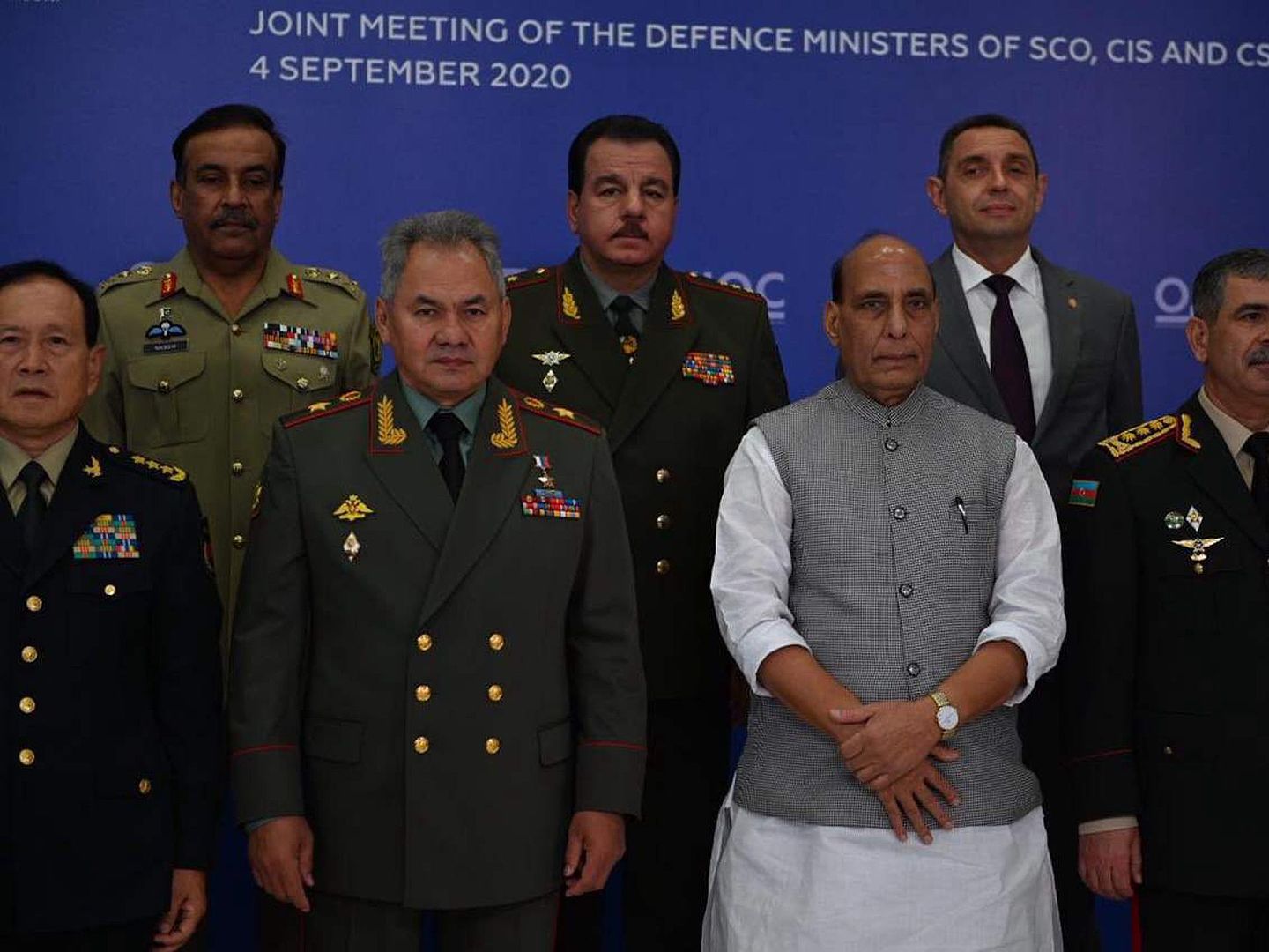 印度防长辛格9月4日在莫斯科出席上合组织（SCO）峰会期间，多次与中国防长魏凤和碰头。 （Twitter@Rajnath Singh）