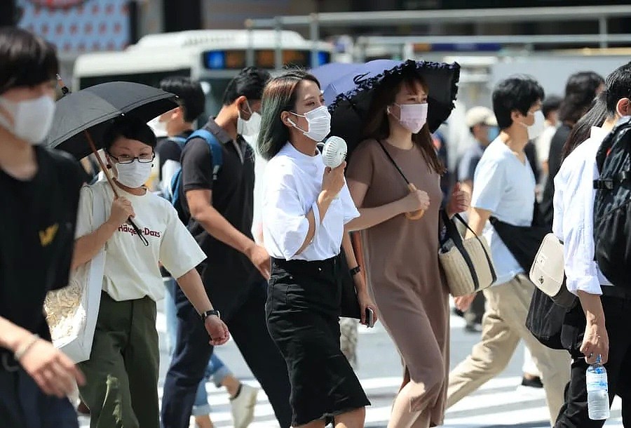 受疫情影响日本破产公司超过500家，一男子因不戴口罩，导致飞机紧急迫降...（组图） - 7