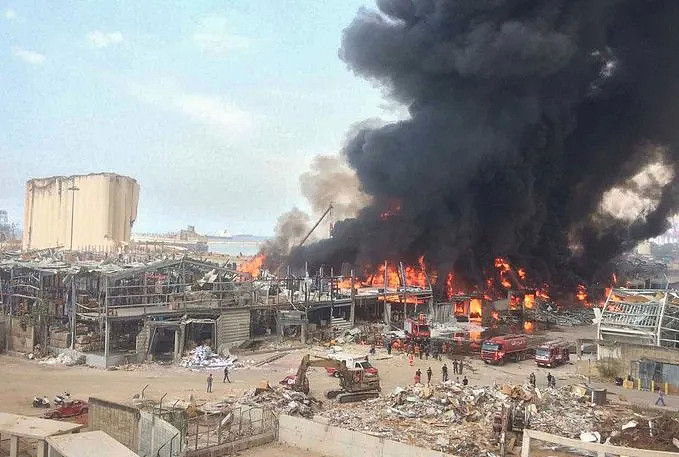 视频曝光！黎巴嫩首都贝鲁特港口再现大火，1个月前这里刚发生爆炸（视频/组图） - 3