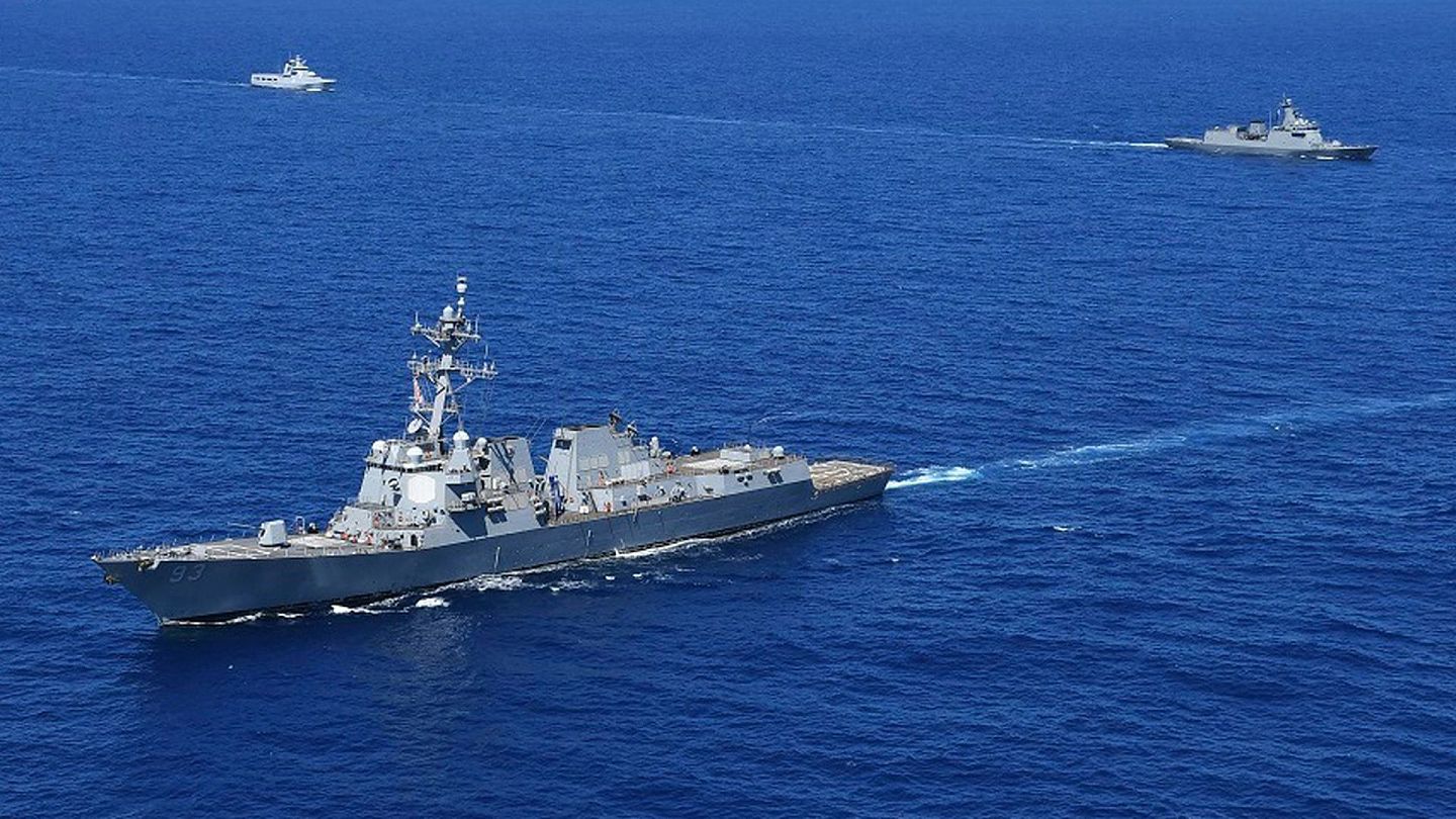 2020年9月8日，美国太平洋舰队（United States Pacific Fleet）发布消息，美国海军两艘两栖舰船于9月6日在南海开展了航行训练活动。（Twitter@U.S. Pacific Fleet）