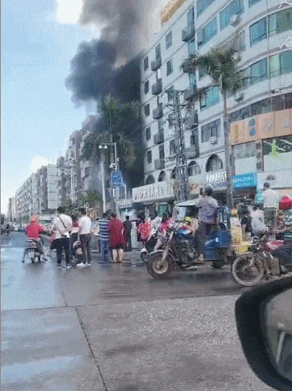 视频曝光！珠海一酒店附近发生煤气爆炸，有群众受伤，消防已出动（视频/组图） - 1