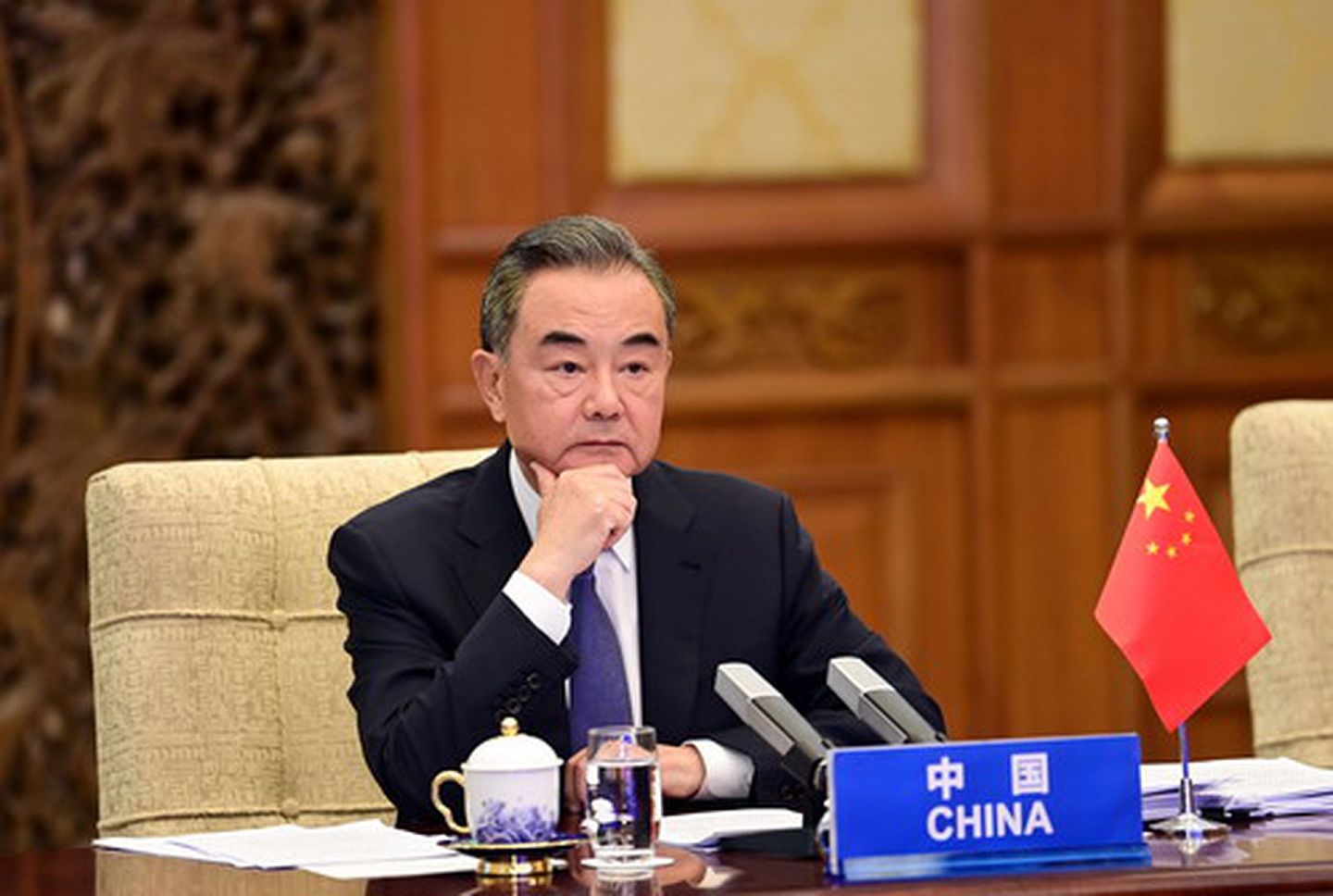 王毅参加第十届东亚峰会外长会。 （中国外交部官网）