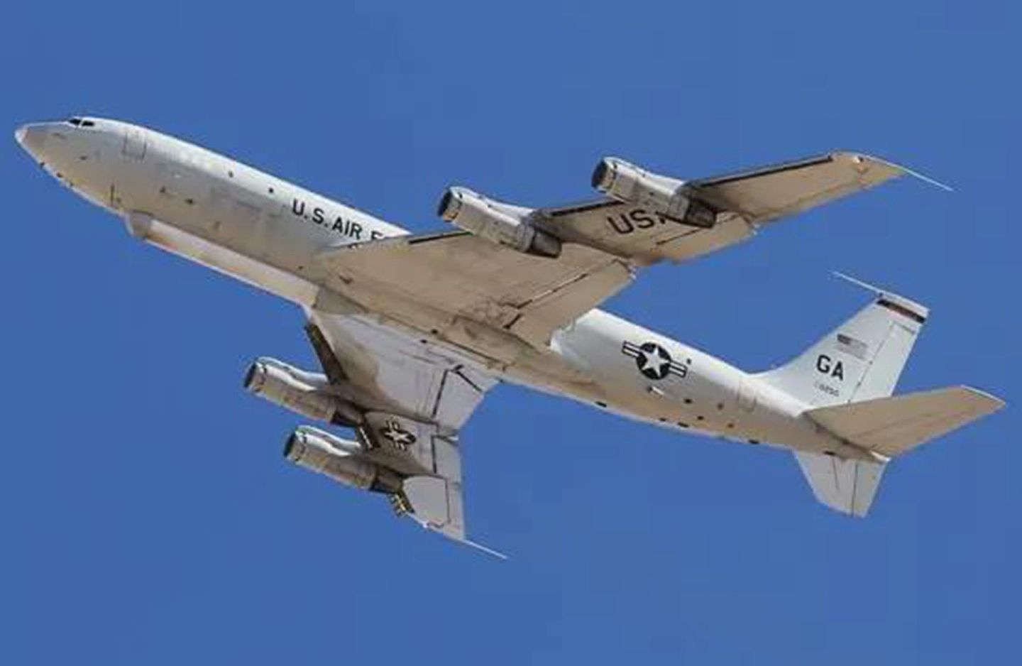 此前7月28日，美国E-8C“联合星”监视飞机现身南海。 （微博@小山楂大丸子）