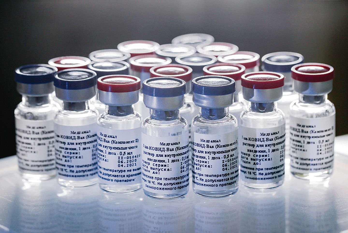 新冠疫苗开发已成为各国的政治竞赛。 （AP）