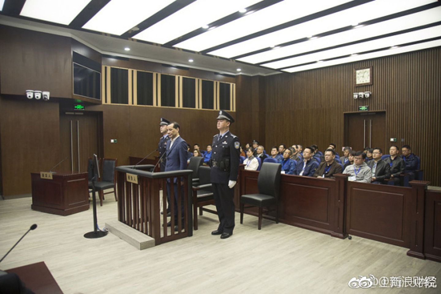 2018年3月28日，上海法院审判吴小晖案子。（微博@上海一中院）