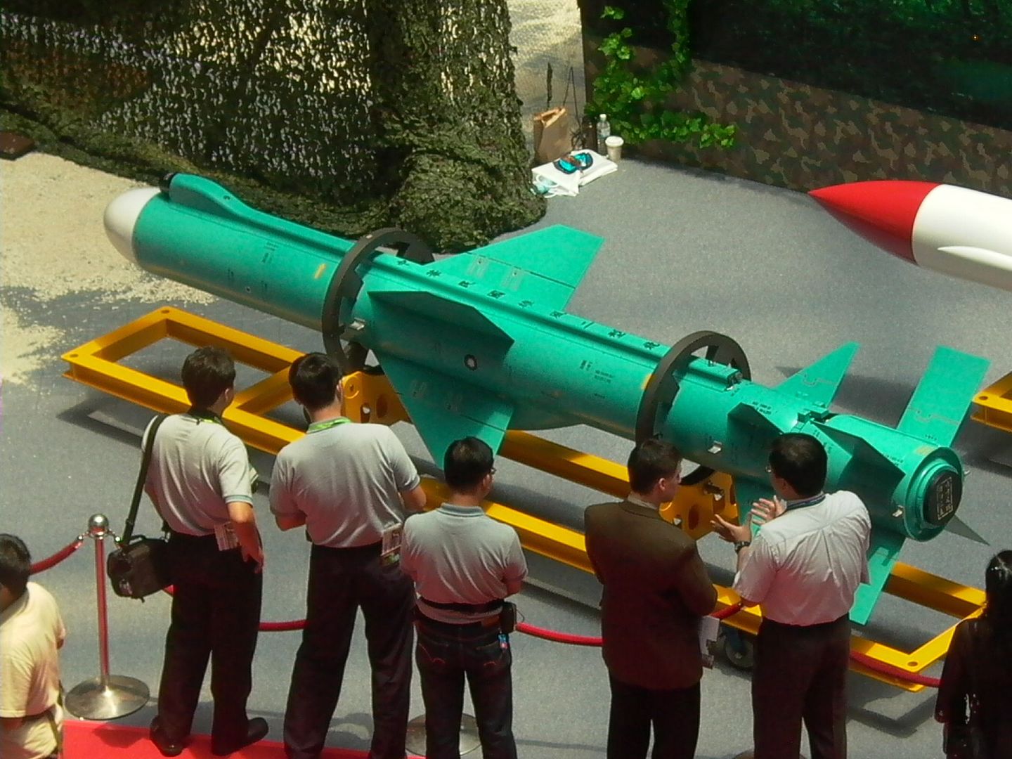 台湾在1990年代自制的雄风2型反舰导弹，是台湾目前所有自制先进导弹之母，许多长距离巡航导弹，皆由此弹衍生发展而出。 （陈宗逸／多维新闻）